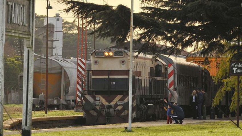 Macri autorizó a Dietrich a "clausurar ramales ferroviarios y levantar vías" en todo el país