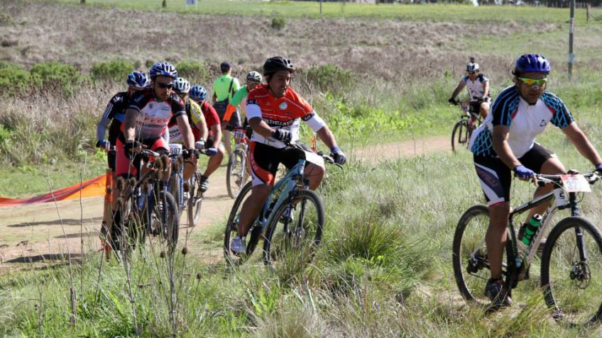 Prueba de ciclismo de montaña en parejas 