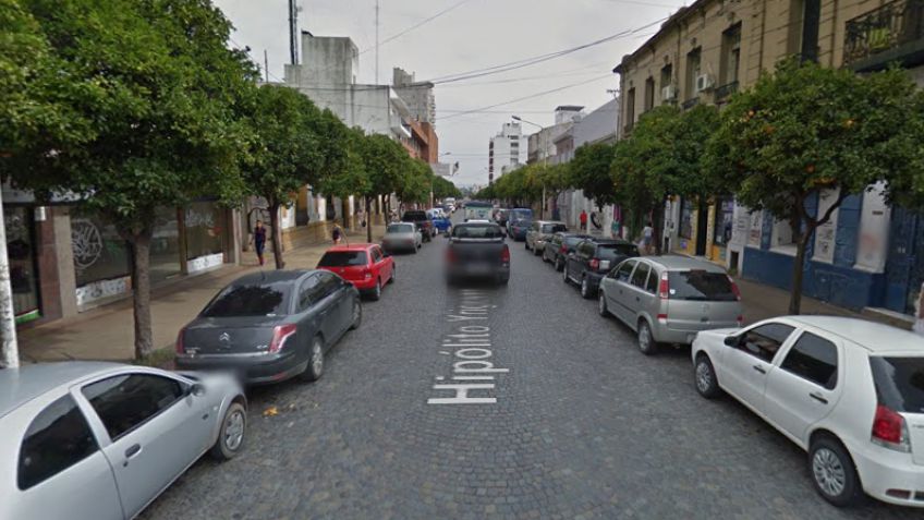 Estacionamiento caótico y frentistas con coronita