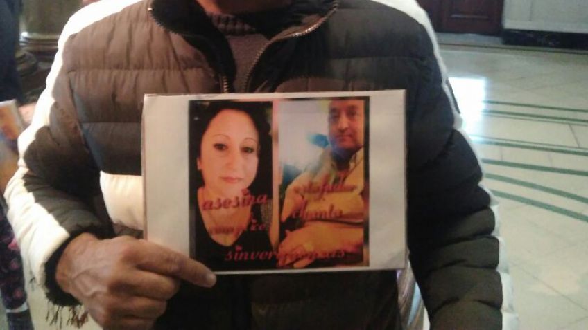 Un grupo de vecinos hizo visible su reclamo ante la estafa en la compra y venta de vehículos