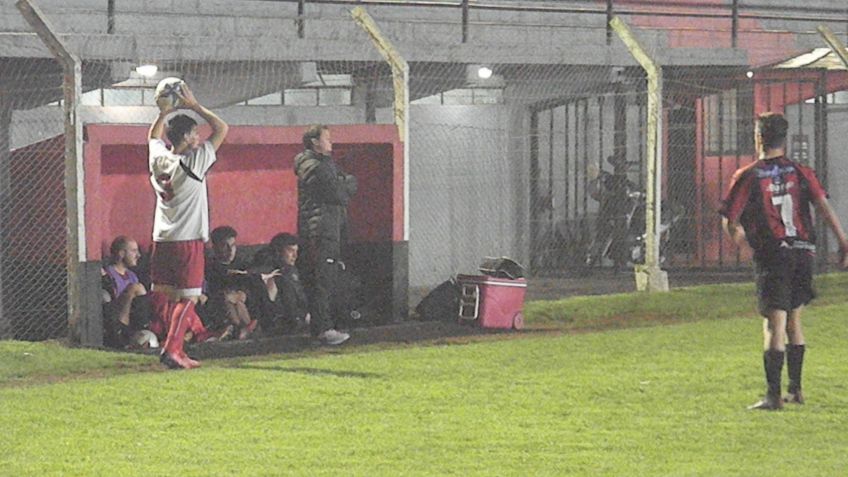 Victoria de Atletico de Ayacucho en su visita a Tandil