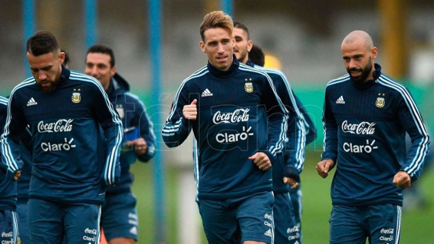 Argentina prueba tres variantes para enfrentar el martes a Venezuela