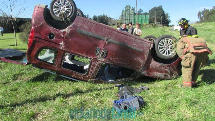 Despiste y vuelco en la 226: afortunadamente, sin heridos