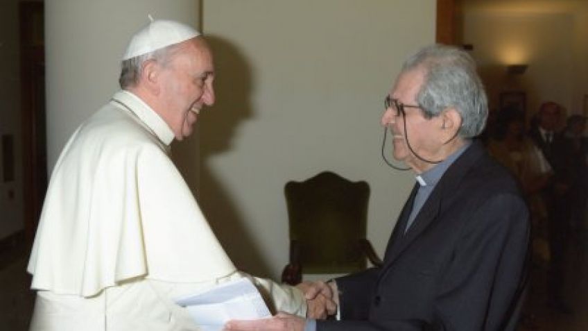 La llave de la ciudad para el Padre Raúl