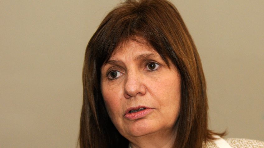 Bullrich repudió la actitud del Gendarme que lanzó una piedra a integrante de la comunidad Mapuche