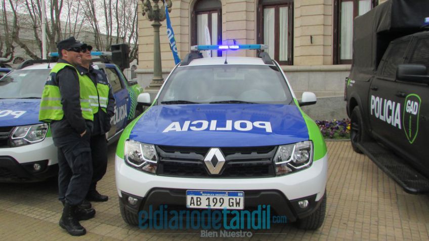 El Ministro de Seguridad pasó por Tandil y entregó ocho móviles policiales