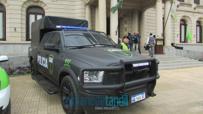 El Ministro de Seguridad pasó por Tandil y entregó ocho móviles policiales