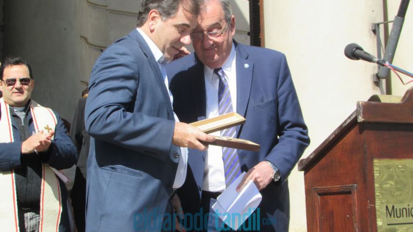 El Ministro de Seguridad pasó por Tandil y entregó ocho móviles policiales