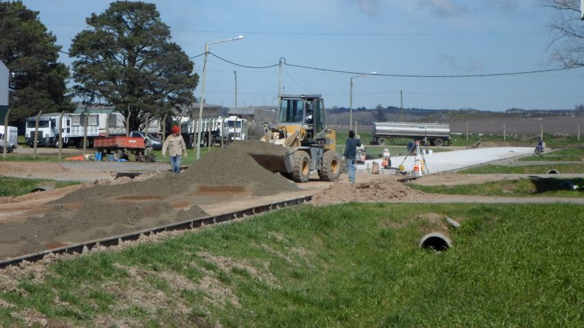 Se avanza con la pavimentación de nuevas calles en el Parque Industrial