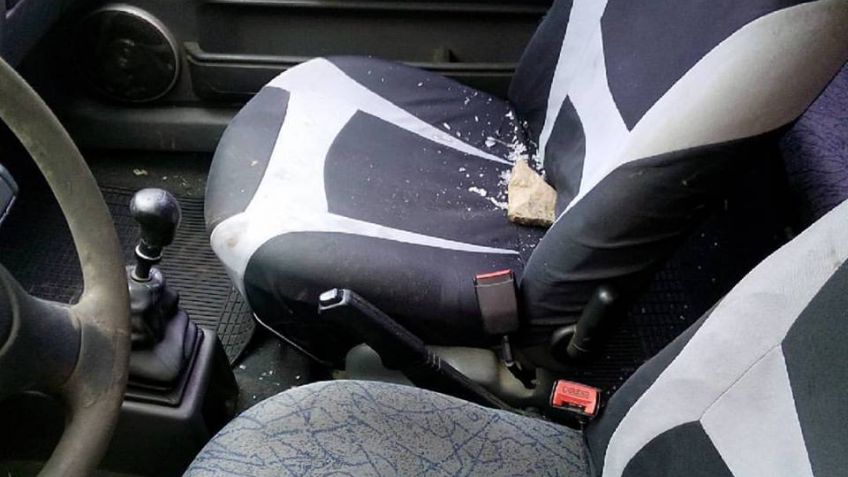 Le rompieron y robaron pertenencias del auto a media cuadra de tres patrulleros