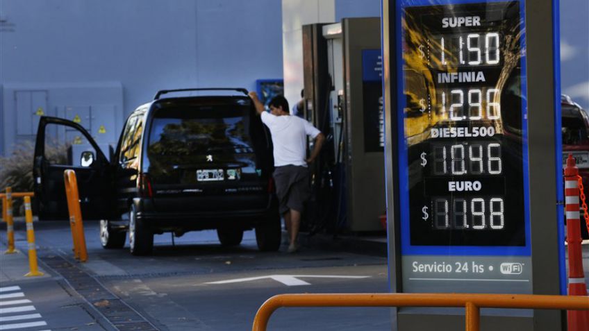 Aranguren estimó que no aumentará el precio de las naftas