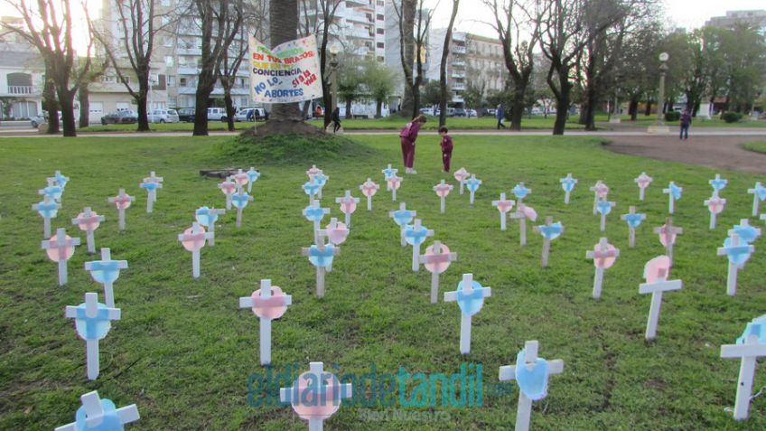 Bajo el lema "Tandil defiende a la vida", vecinos marcharon contra el aborto