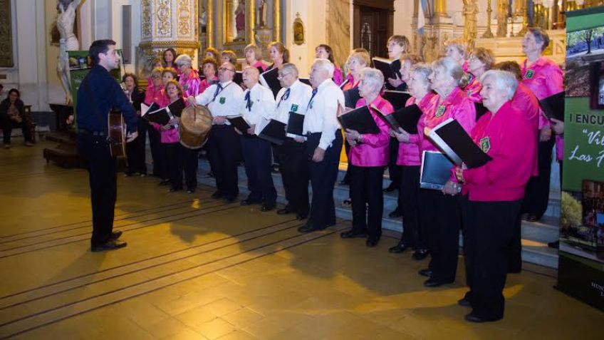 El Coro Municipal de la Tercera Edad cumple 25 años y lo celebra cantando