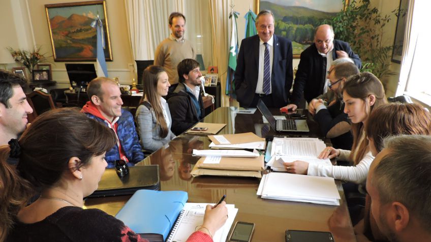 Habemus ofertas: Escuela de Idiomas, Centro Comercial de Quintana y gas en Los Aromos