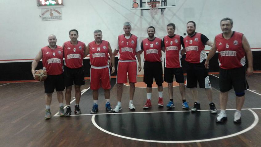 Se acercan los playoffs en los torneos de la Social Maxi Basket