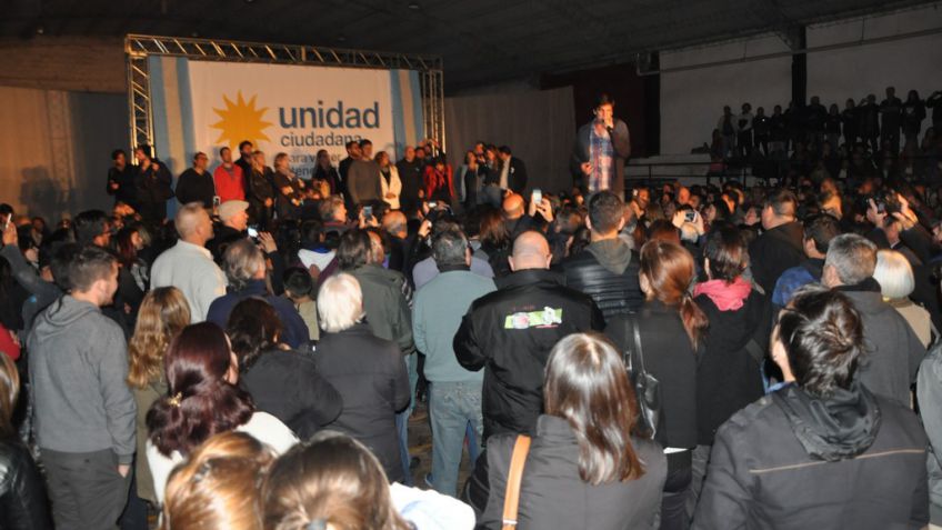 Kicillof: "Macri hizo una campaña electoral muy mentirosa y esto se está sintiendo"