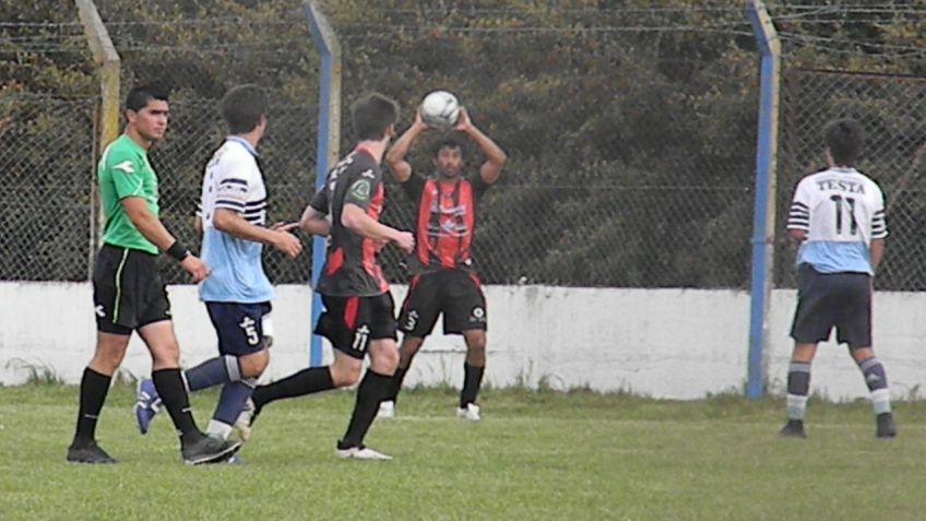 En un partido parejo Sarmiento triunfo en los penales 