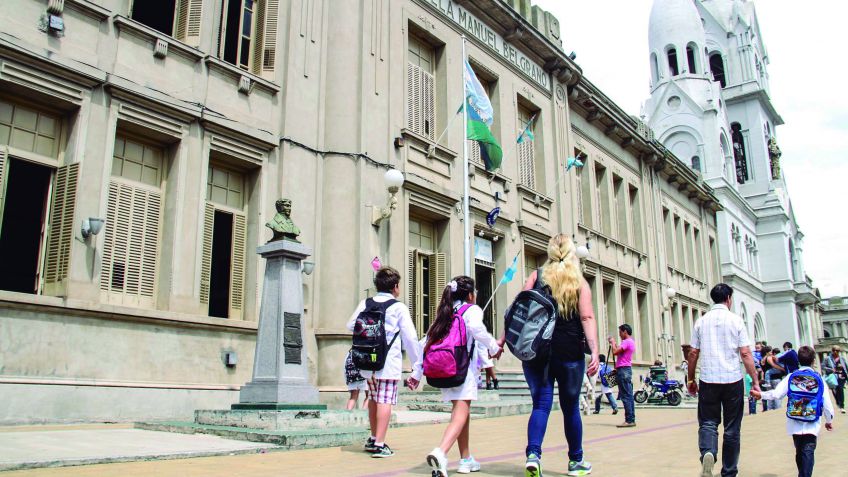 El lunes habrá clases en todas las escuelas bonaerenses, incluso en las que se votó