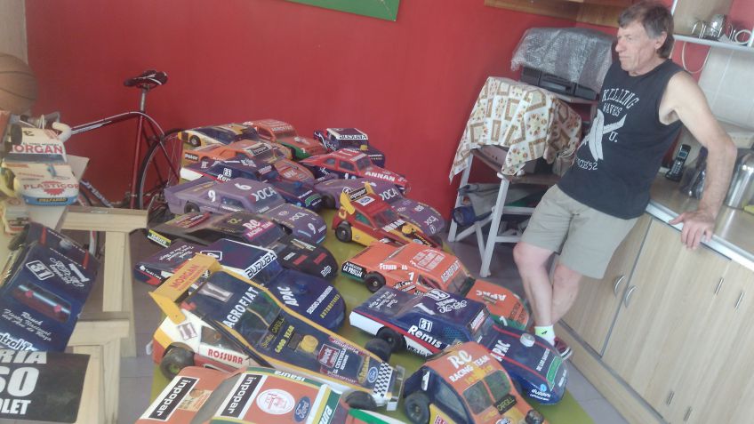 Carlos Rolandi y sus autos a piolín