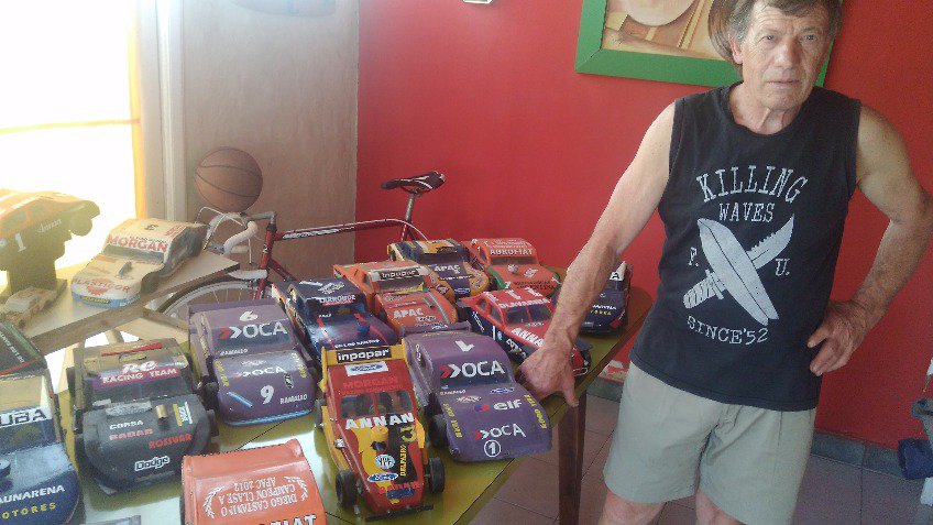 Carlos Rolandi y sus autos a piolín