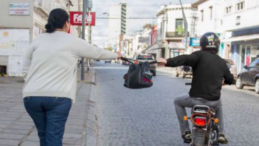 Motochorro fue detenido tras un atraco en la vía pública