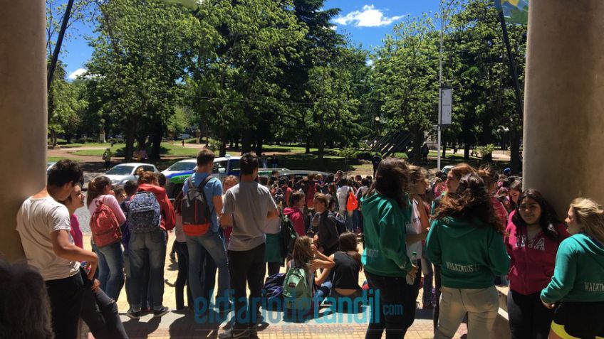 Jóvenes pidieron en el Municipio que se haga la Farándula