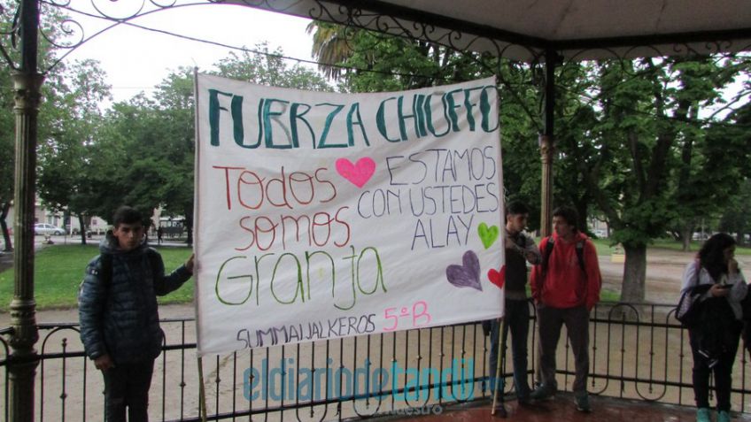 Padres y alumnos se unieron en oración para pedir por la salud de Tomás