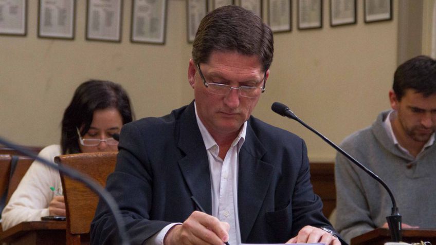 Ersinger: "Cuando venga el presidente, Elichiribehety se va a esconder en el ropero"