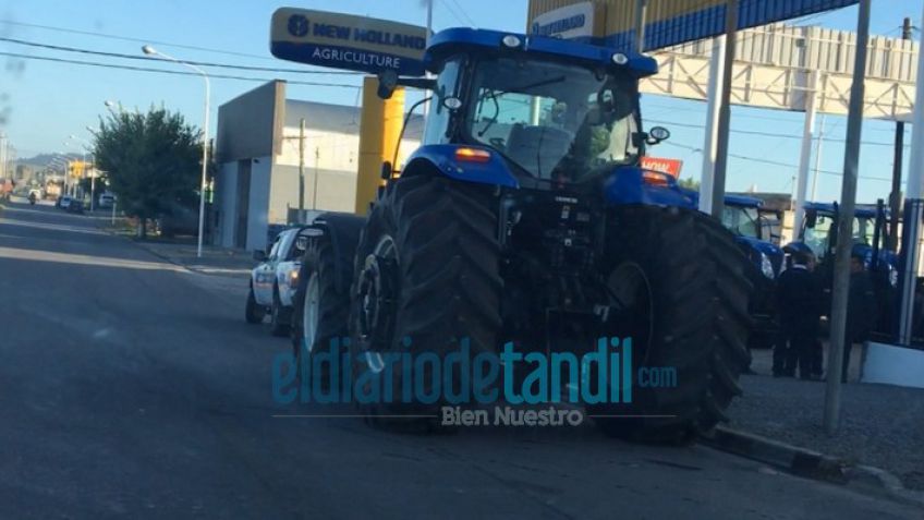 Motociclista grave tras colisionar con un tractor