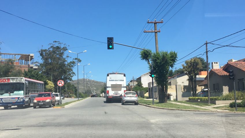 Semáforo para una esquina que vio varios accidentes