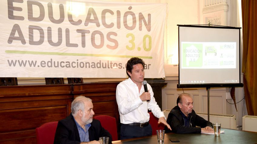 La Dirección General de Escuelas y Educación bonaerense lanzó hoy la plataforma Adultos 3.0