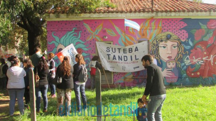 Alrededor del 50% de acatamiento al paro docente