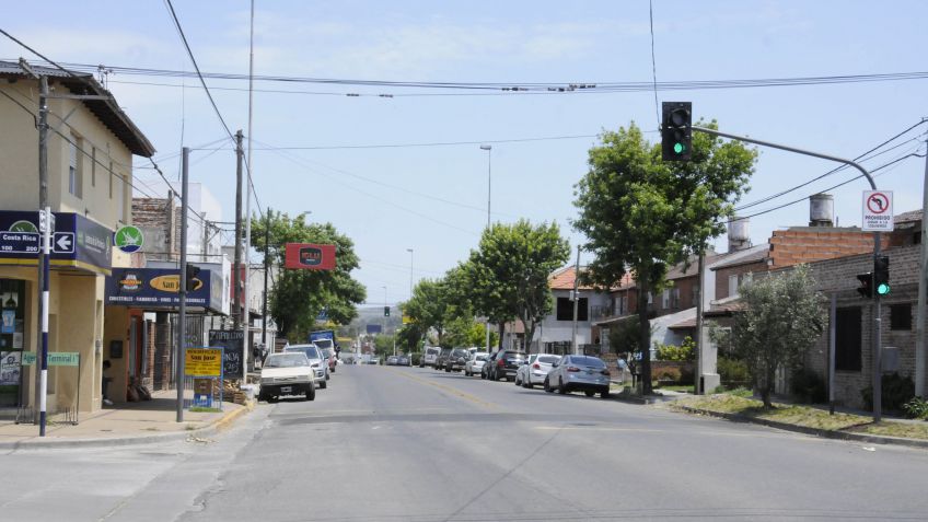 Falucho y Costa Rica, otra esquina con semaforización nueva