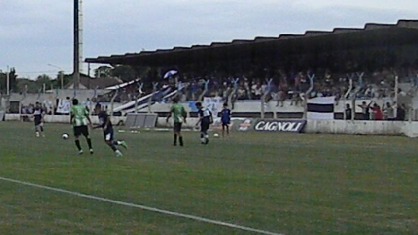 En un discreto partido Gimnasia y Excursionistas no se sacaron ventaja
