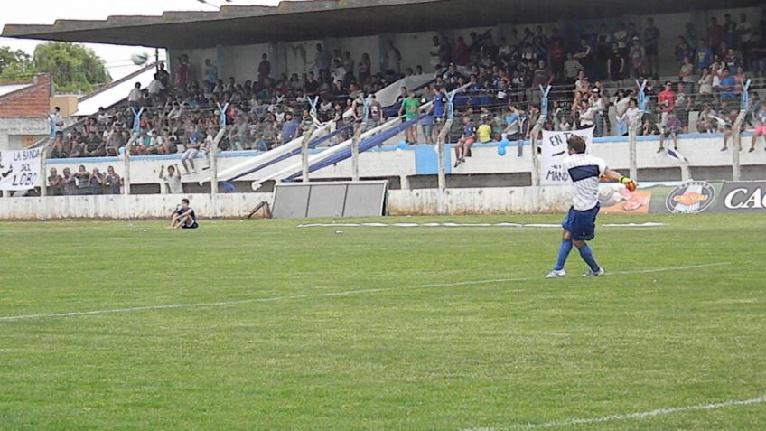En un discreto partido Gimnasia y Excursionistas no se sacaron ventaja