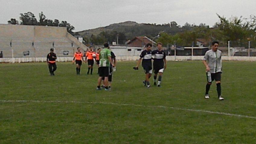 En un discreto partido Gimnasia y Excursionistas no se sacaron ventaja