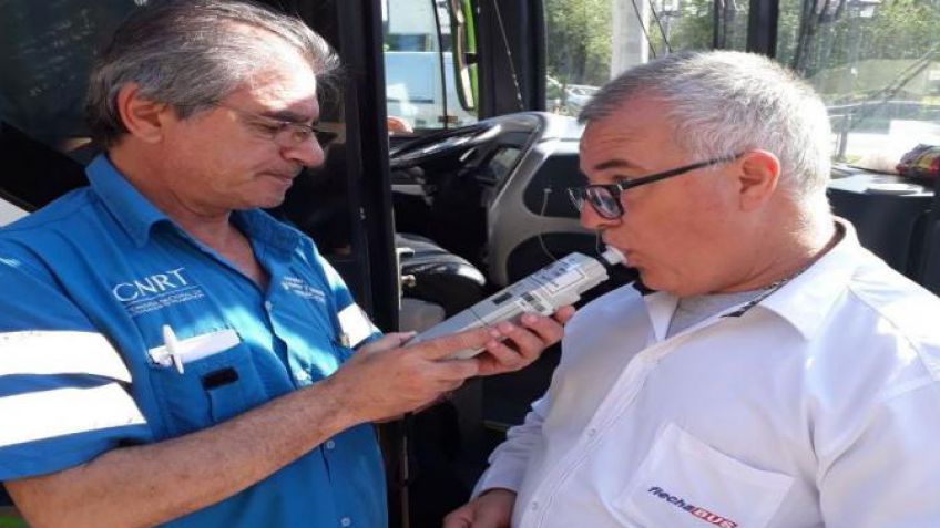 Retuvieron a un colectivo flojo de papeles y con otras irregularidades