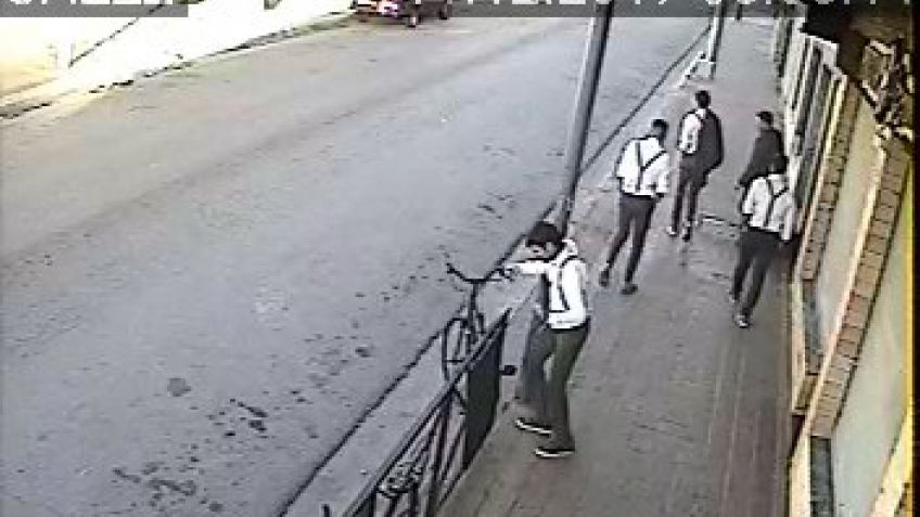 Jóvenes quedaron filmados vandalizando una pizzería 