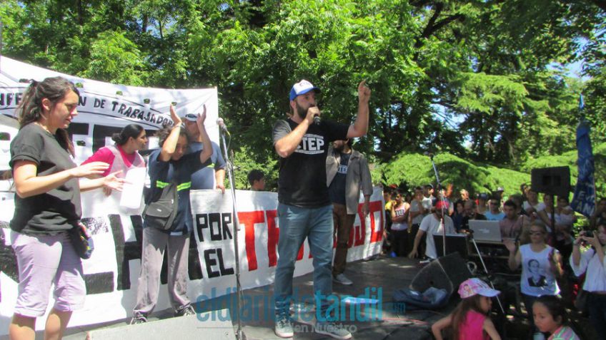 "Cada peso que sale del bolsillo de los humildes va a los amigos del gobierno"