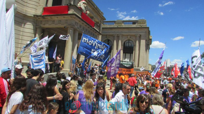Pacíficamente, volvieron a manifestarse en contra de la reforma previsional