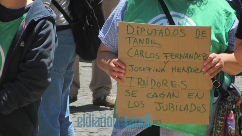 Pacíficamente, volvieron a manifestarse en contra de la reforma previsional