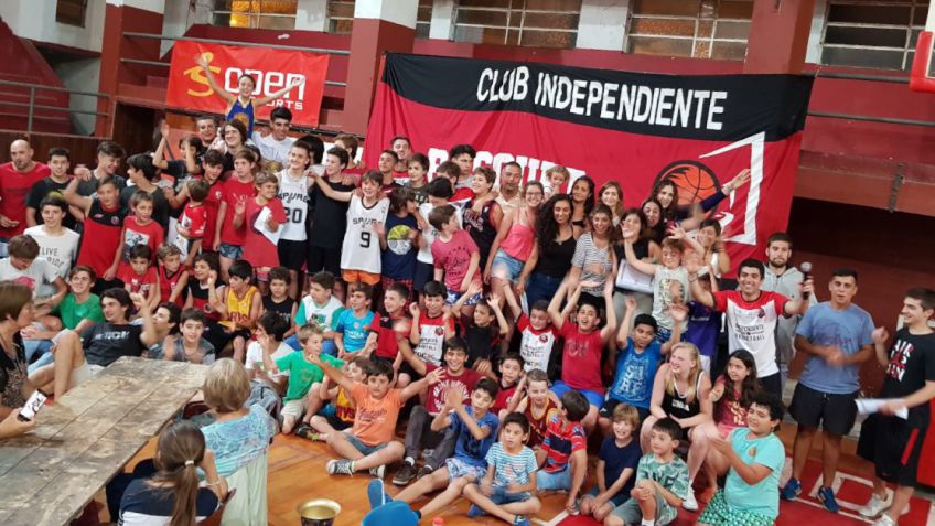 El basquet rojinegro se juntó para despedir el 2017