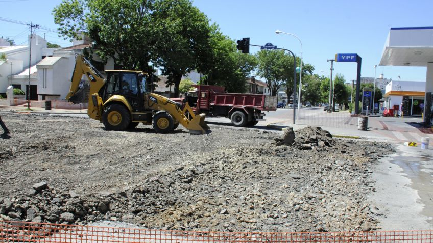 Se continúa con la repavimentación de Avellaneda y se iniciará otra en Monseñor de Andrea