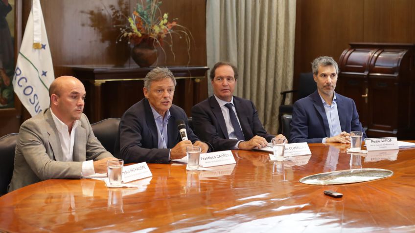 El Gobierno decretó reducir los trámites que deben realizar las empresas ante el Estado
