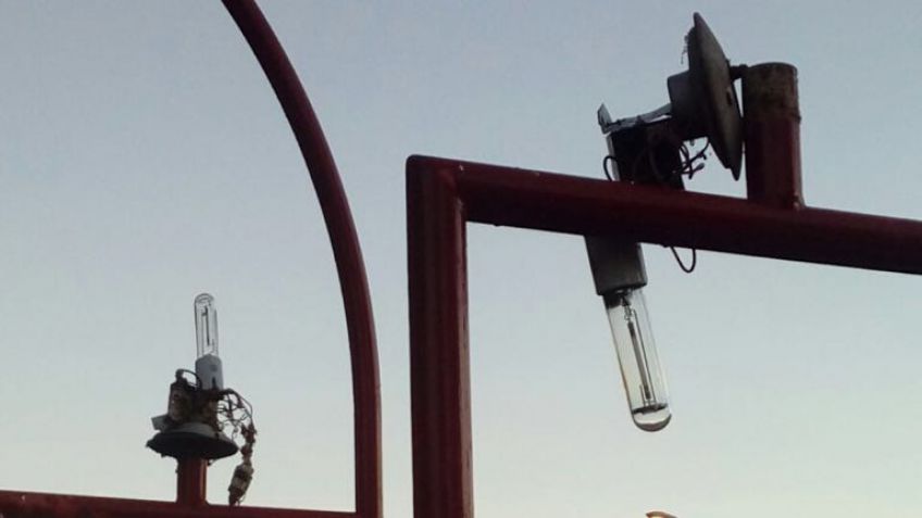 Vándalos destrozaron luminaria de la Plaza de los Pájaros