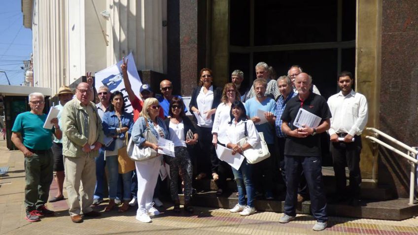 Jubilados del Banco Provincia volvieron a manifestarse contra las medidas de Vidal