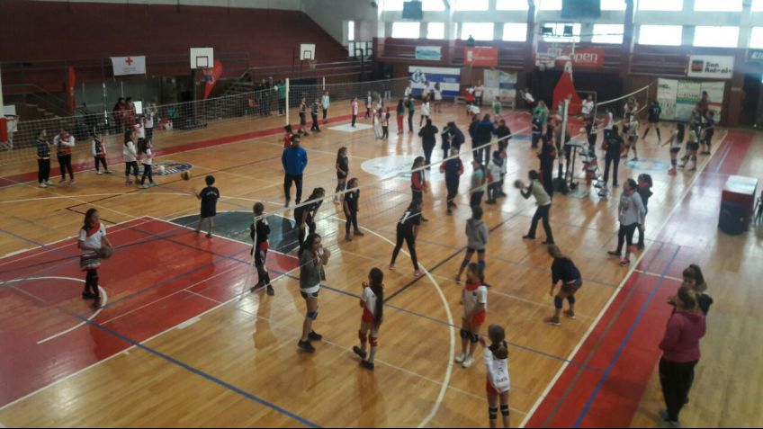 El vóley de Independiente comenzó su actividad