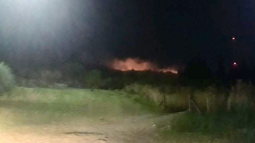Un incendio azotó varias hectáreas de pastizales por el Calvario