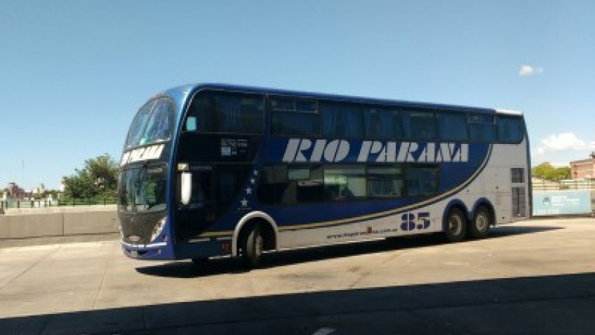 Habilidad al volante: colectivo perdió una rueda pero el chofer pudo controlarlo