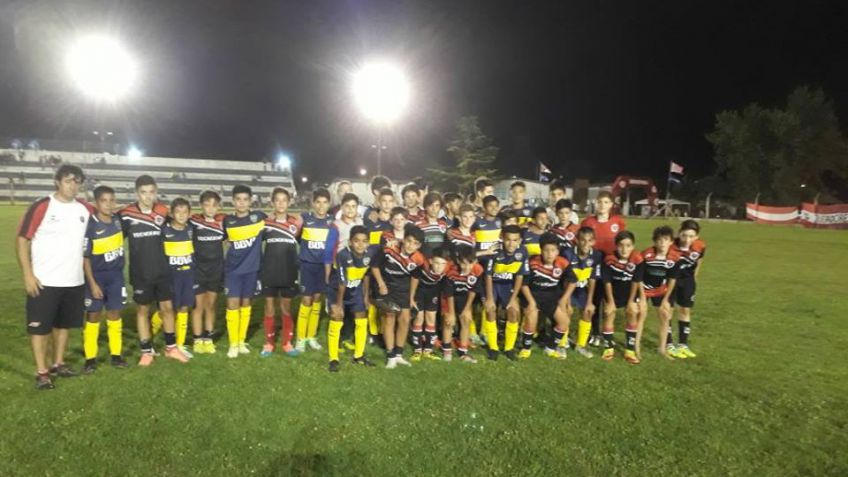 Dos equipos de Independiente juegan un torneo Nacional en Ayacucho